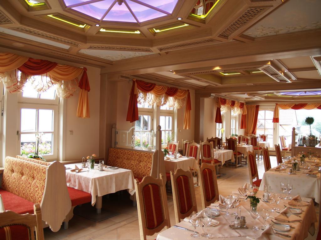 Hotel Zum Weissen Stein Kirchen  ภายนอก รูปภาพ